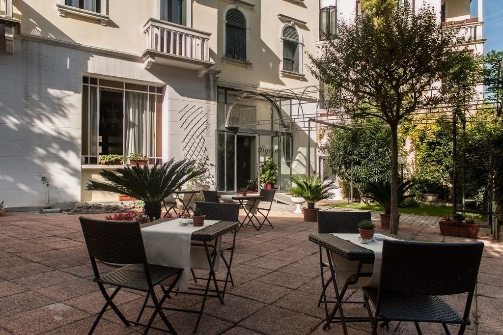 Hotel Byron Lido di Venezia Екстер'єр фото