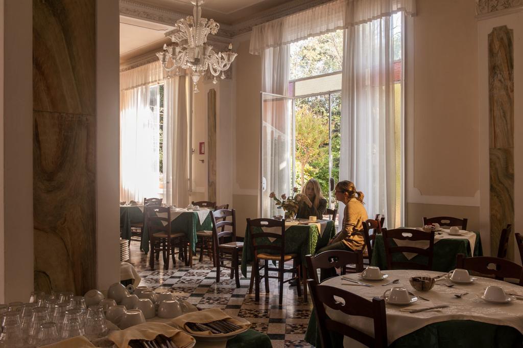 Hotel Byron Lido di Venezia Екстер'єр фото