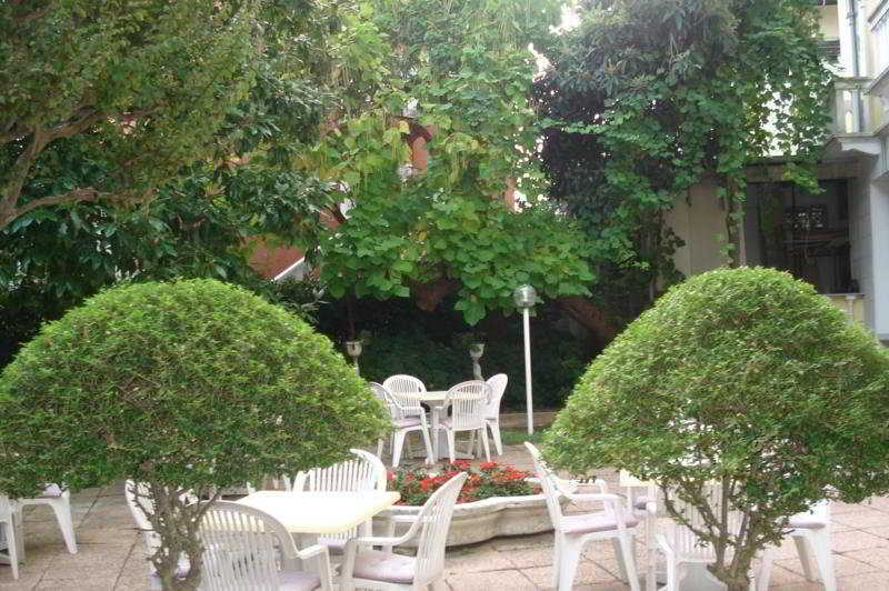 Hotel Byron Lido di Venezia Ресторан фото