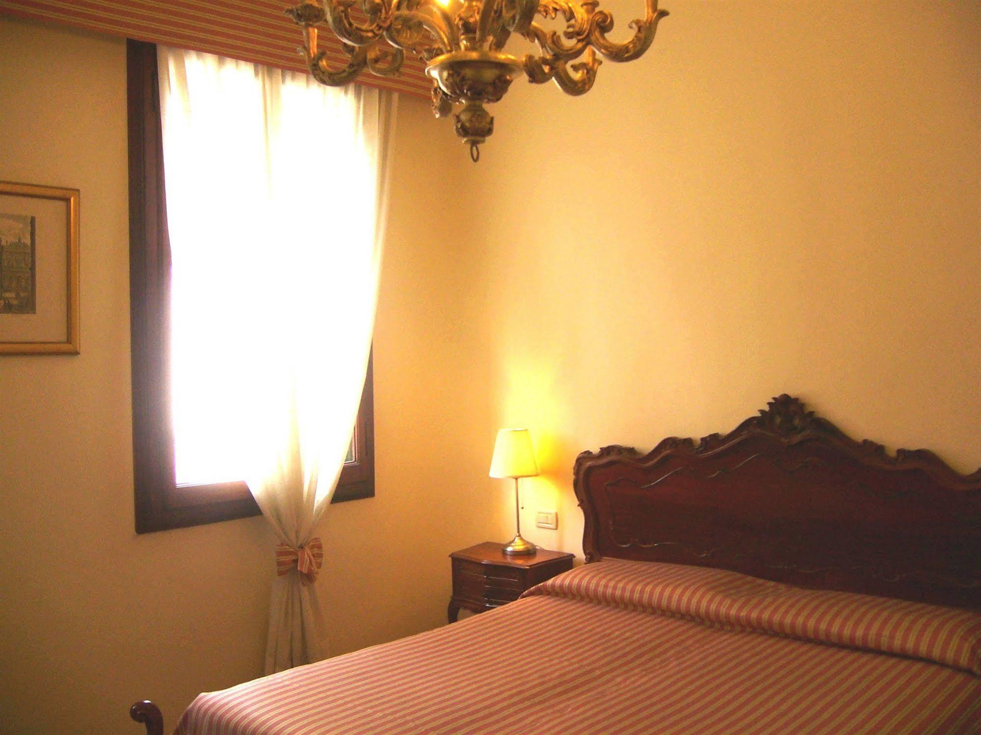 Hotel Byron Lido di Venezia Екстер'єр фото